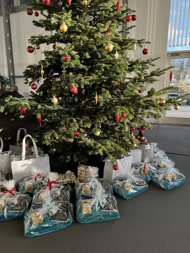 Weihnachtsfeier 2024: Ein unvergesslicher Abend im Zeichen des Erfolgs